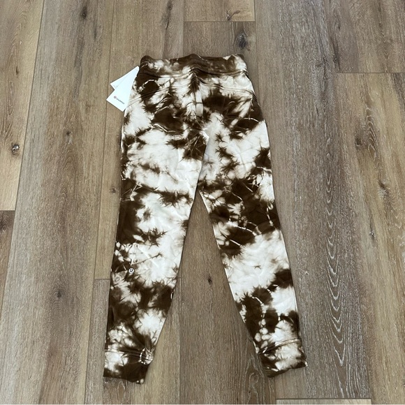 Lululemon warm down jogger - Picture 3 of 3